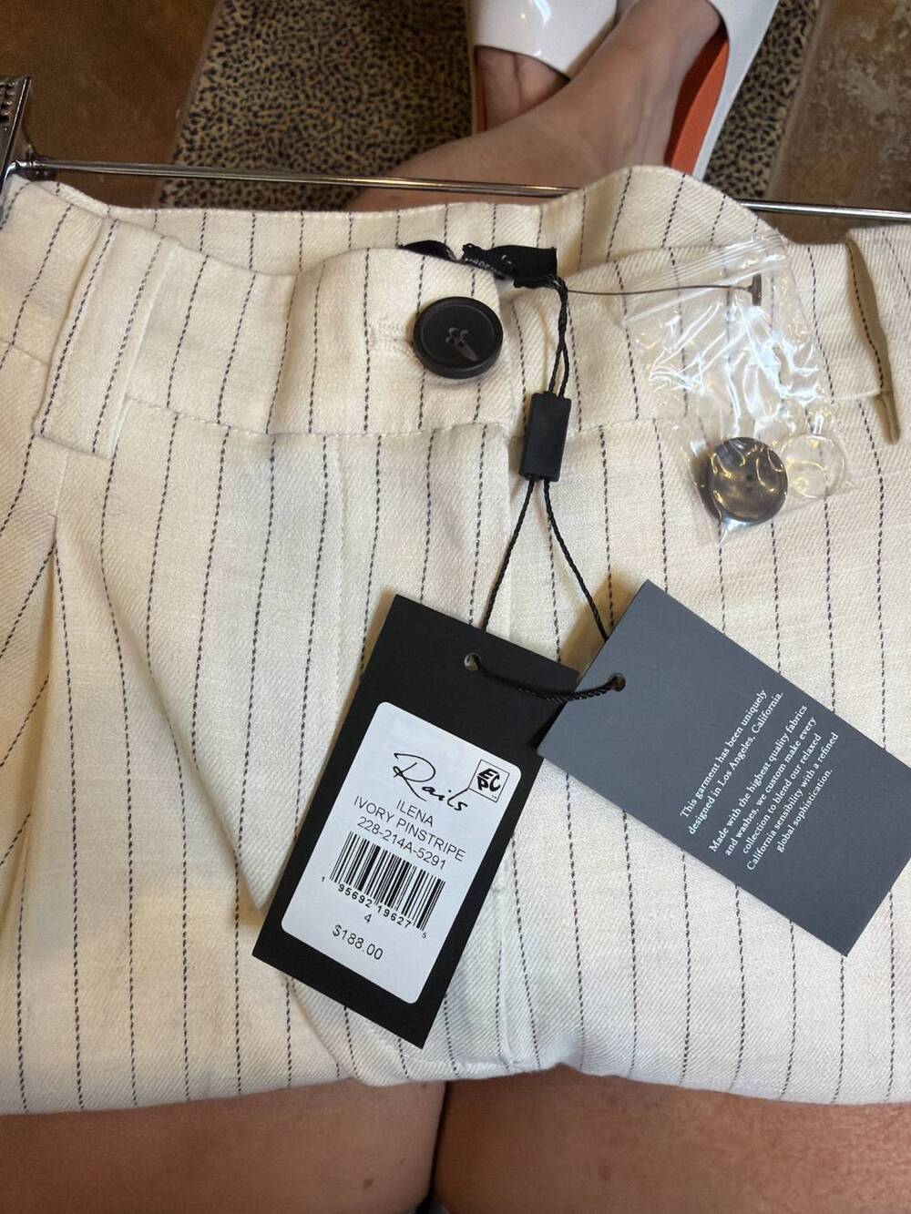 NEW RAILS women's check ilena trouser short in ivory pinstripe